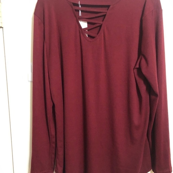 lesies Tops - ****Donated****Lesie’s Long sleeve Plus size plum color top Size 2XL